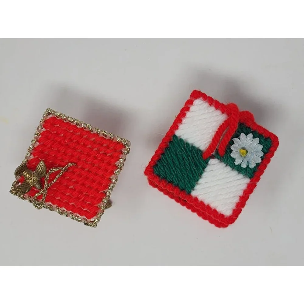 Vintage Handmade Christmas Ornament Crocheted Plastic Bird‎ Feeder